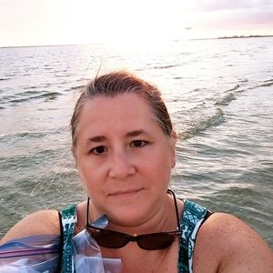 Meet your Posher, Lorraine